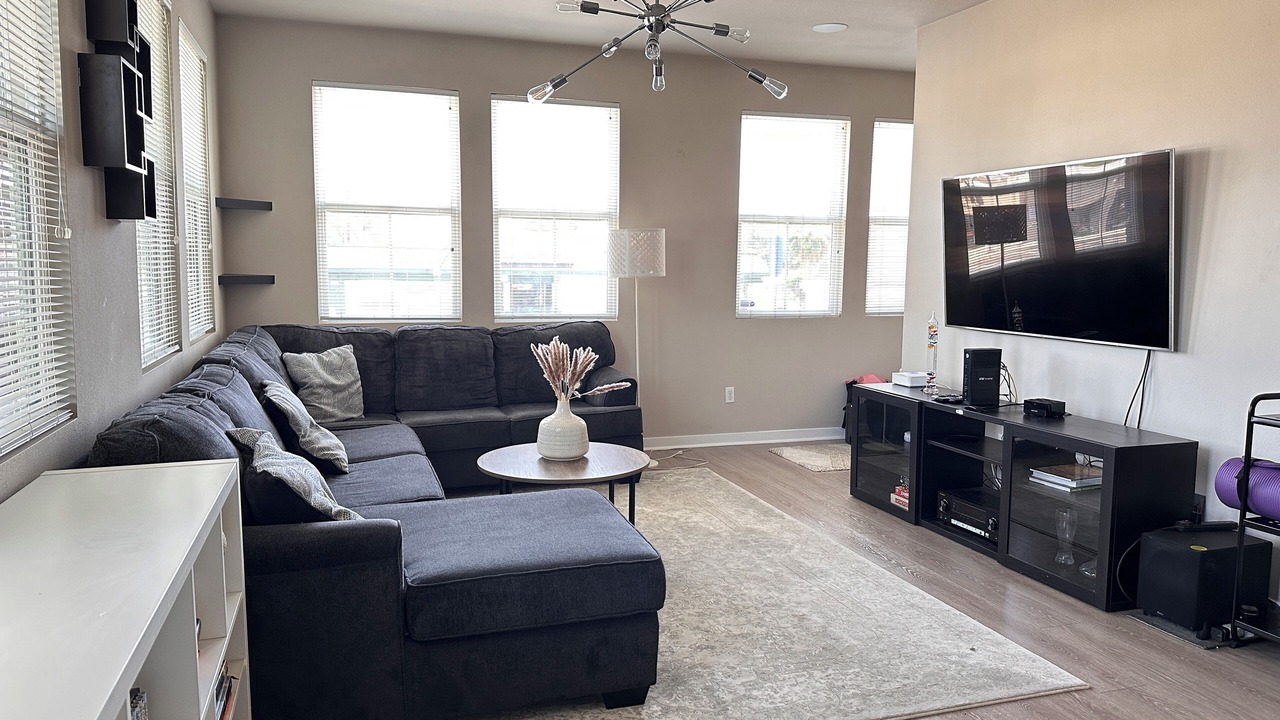 Photo of Livingroom in Anaheim Colony Historic District