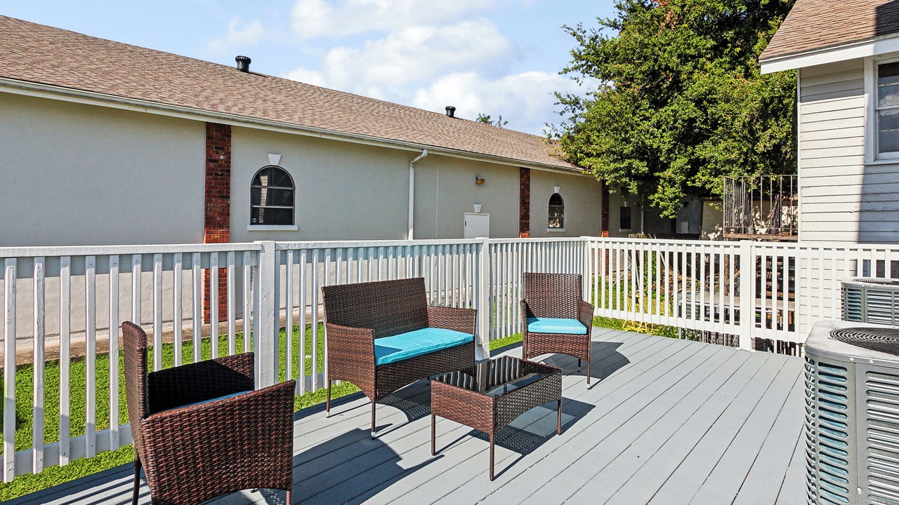 Photo of Patio Balcony in Marlyville - Fontainebleau