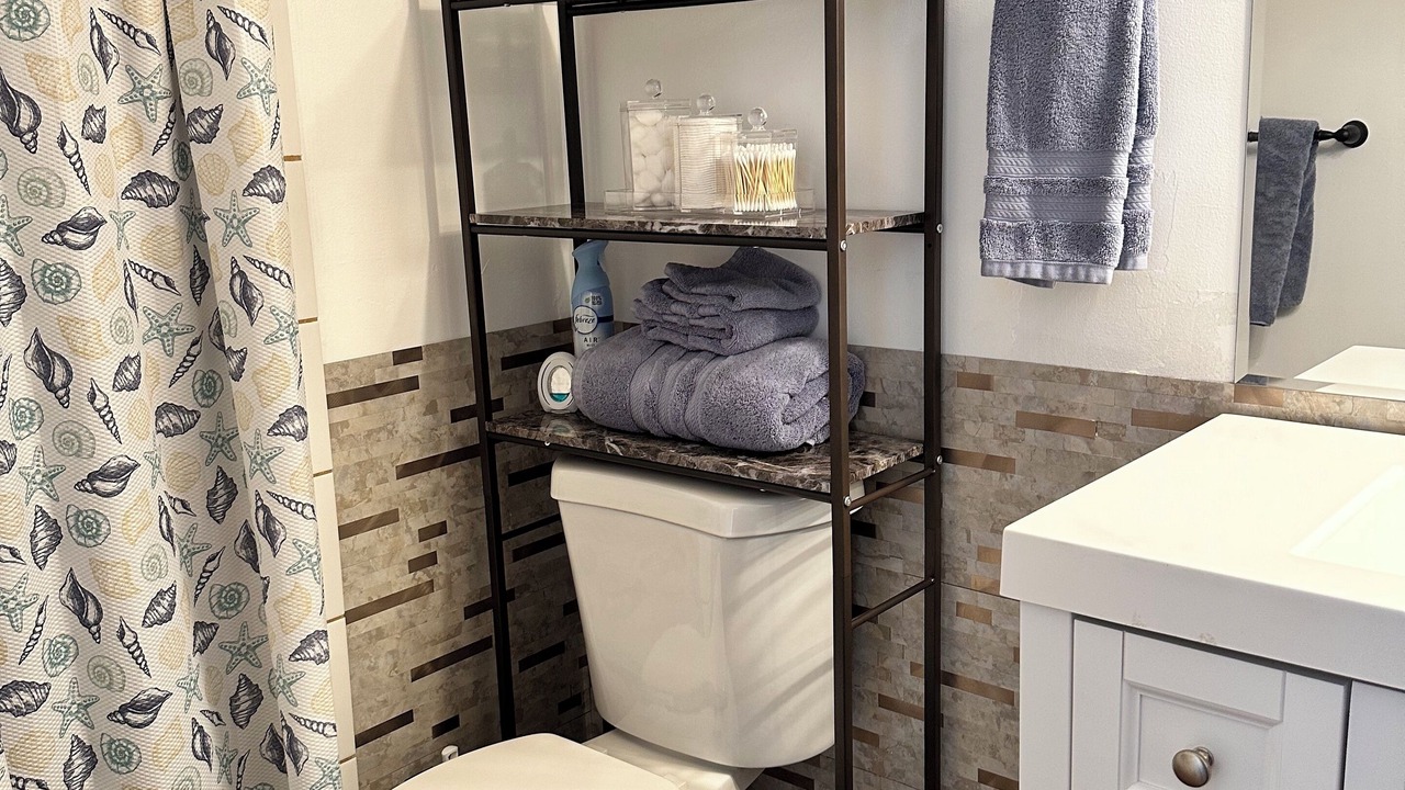 Photo of Bathroom in Waianae