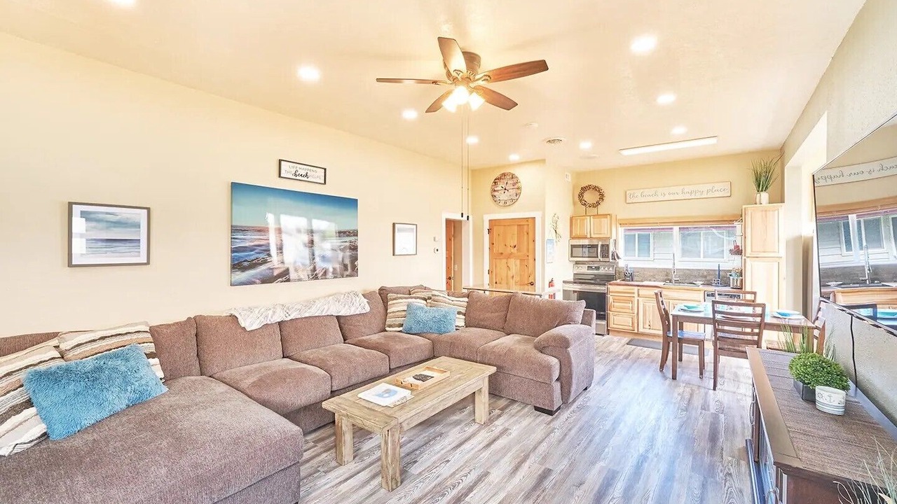 Photo of Livingroom in Long Beach