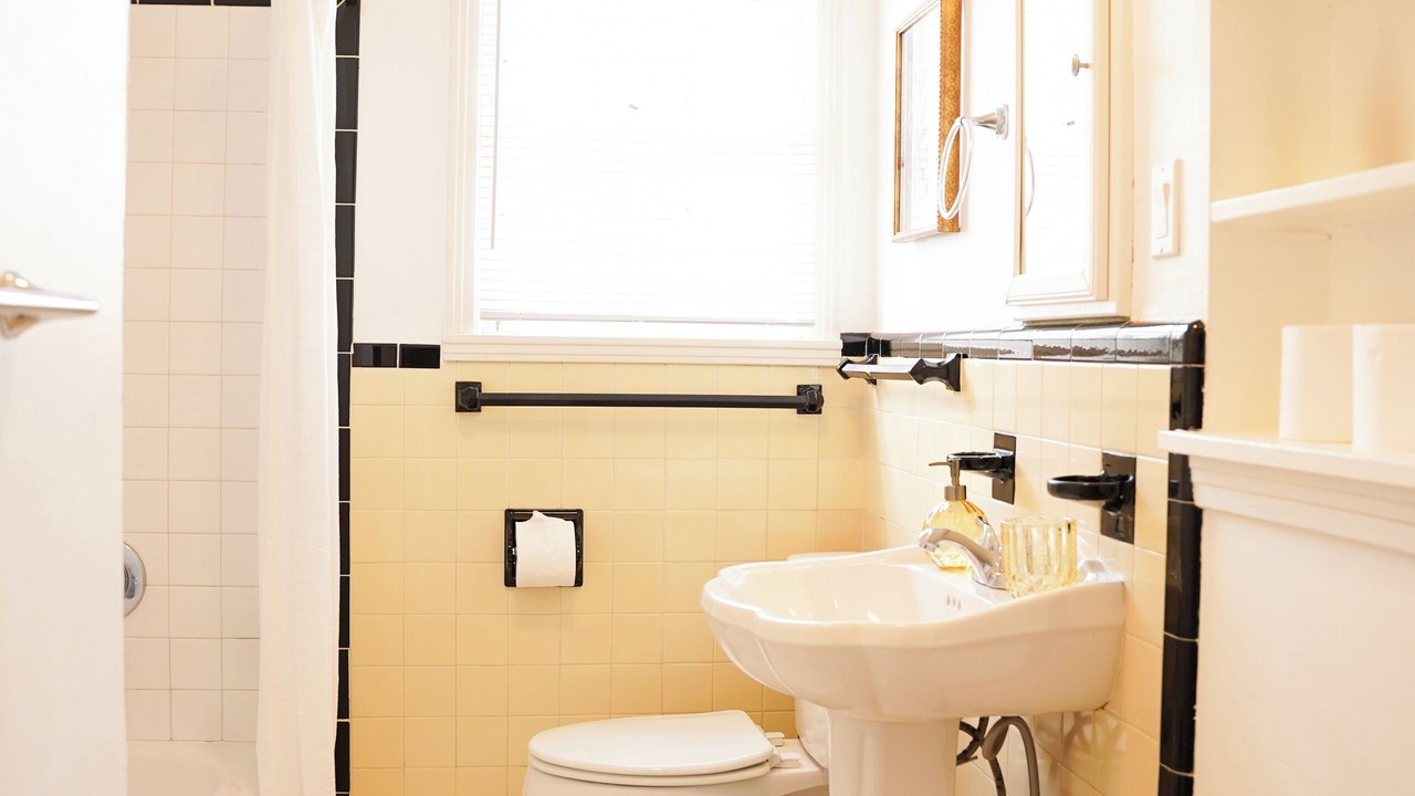 Photo of Bathroom in Poinciana Park