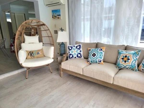 Photo of Livingroom in Juno Beach