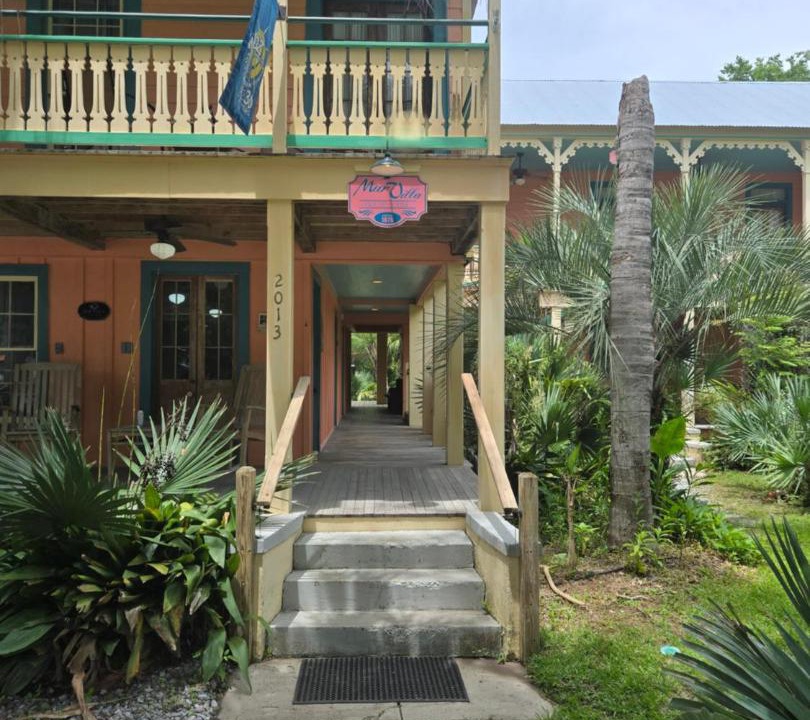 Photo of Others in Mandeville