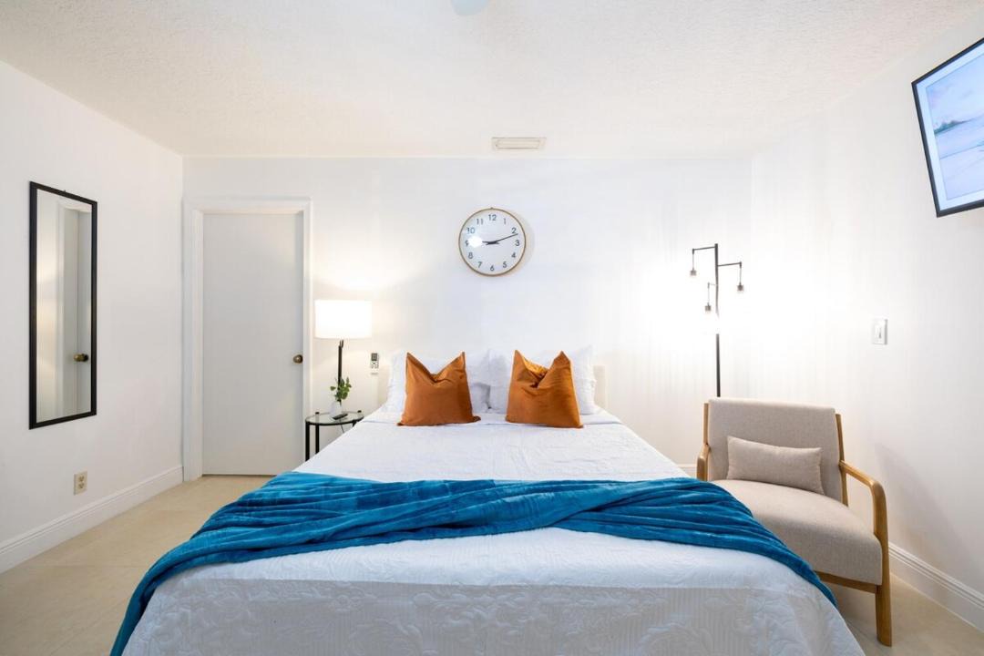 Photo of Bedroom in Lake Worth
