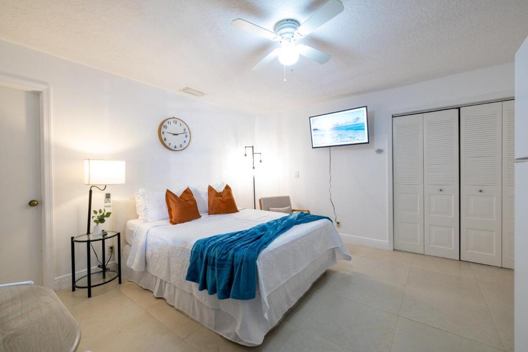 Photo of Bedroom in Lake Worth