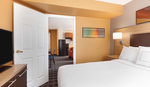 Suite, 2 Queen Beds, Refrigerator & Microwave